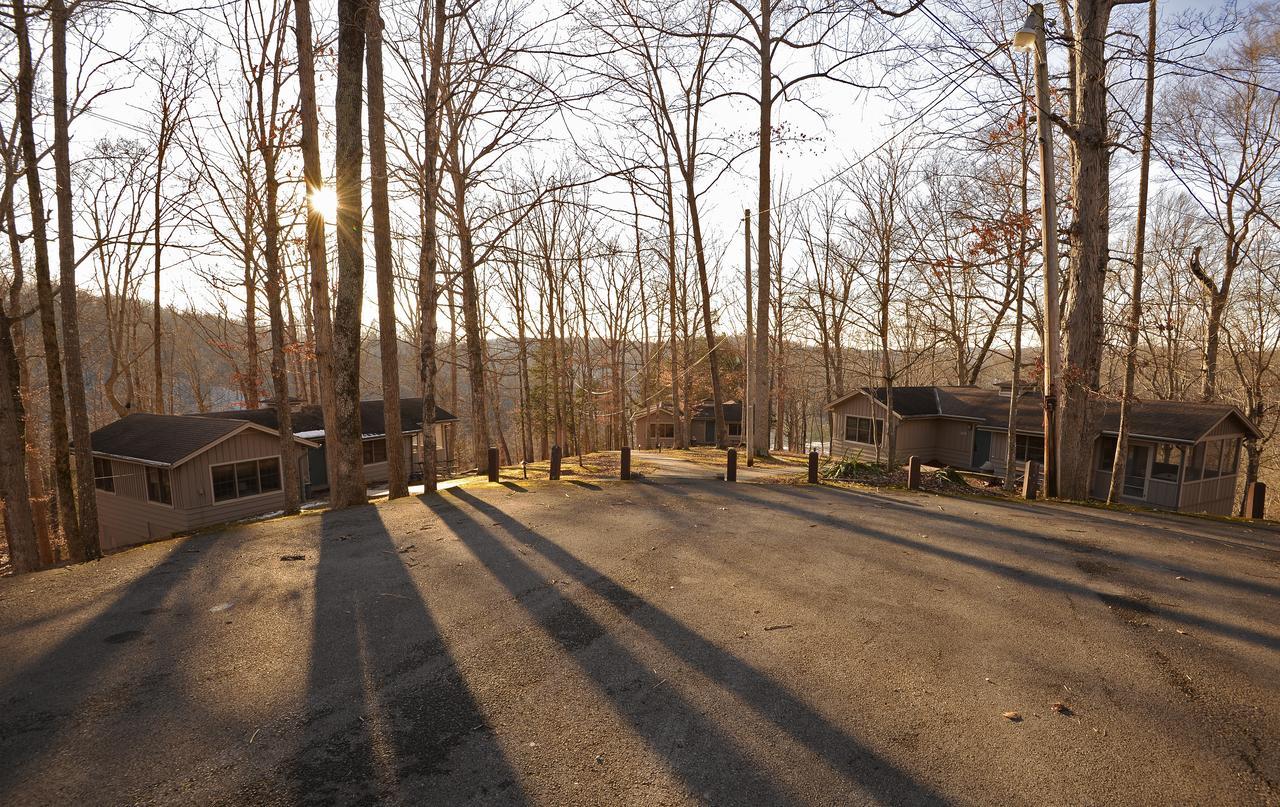 Lake Cumberland State Resort Park Jamestown Exterior photo
